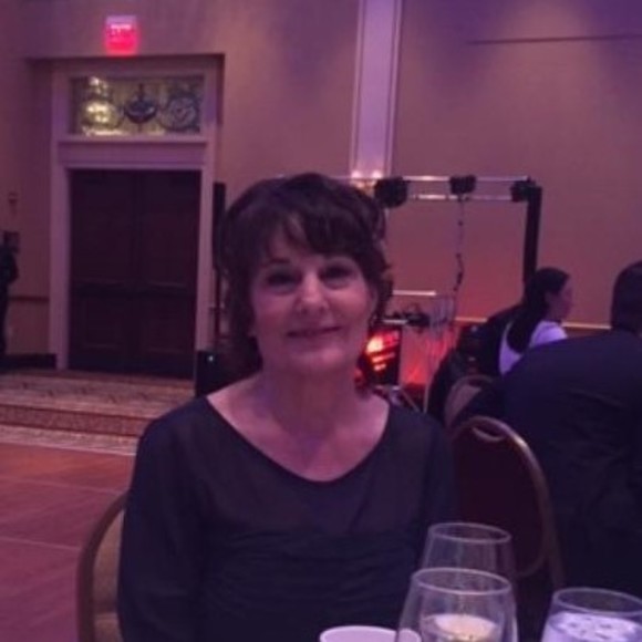 Meet your Posher, Carol - Picture 1 of 1